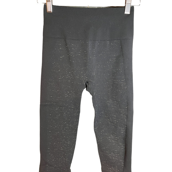 Lululemon Free To Flow High Rise Crop Legging / Active Wear - Picture 2 of 13